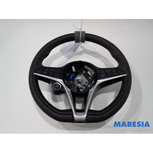 Alfa Romeo - Giulia - Steering wheel