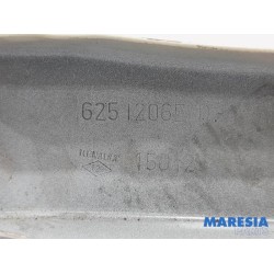 Renault - Megane - Front panel