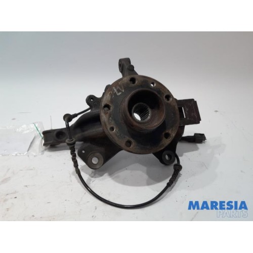 Renault - Megane - Fusee links-voor