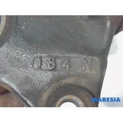 Renault - Megane - Knuckle, front right