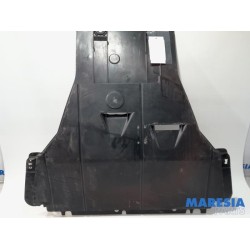 Renault - Megane - Engine protection panel
