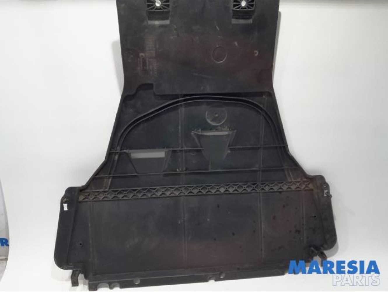 Renault - Megane - Engine protection panel