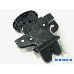 Alfa Romeo - Giulia - Boot lid lock mechanism