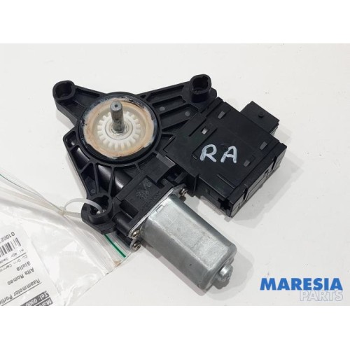 Alfa Romeo - Giulia - Door window motor