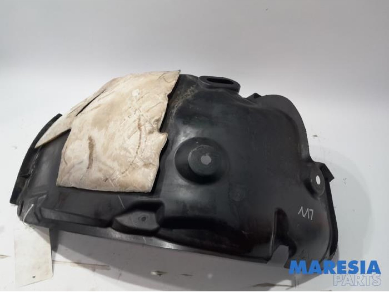 Renault - Megane - Wheel arch liner