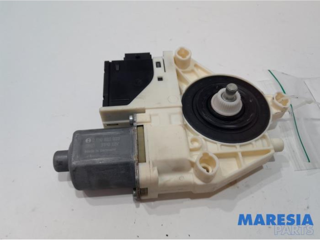 Alfa Romeo - Giulia - Door window motor