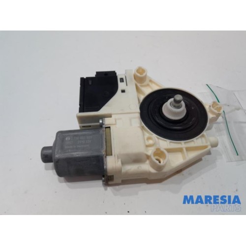Alfa Romeo - Giulia - Door window motor