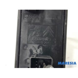 Peugeot - 308 - Multi-functional window switch