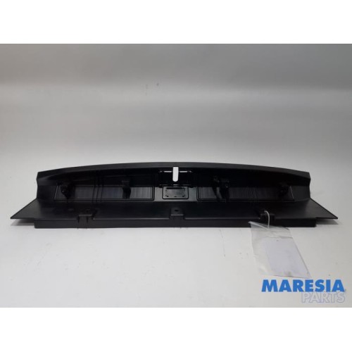 Alfa Romeo - Giulia - Cover strike rear