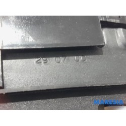 Peugeot - 308 - Tailgate lock mechanism