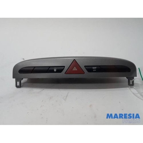Peugeot - 308 - Panic lighting switch