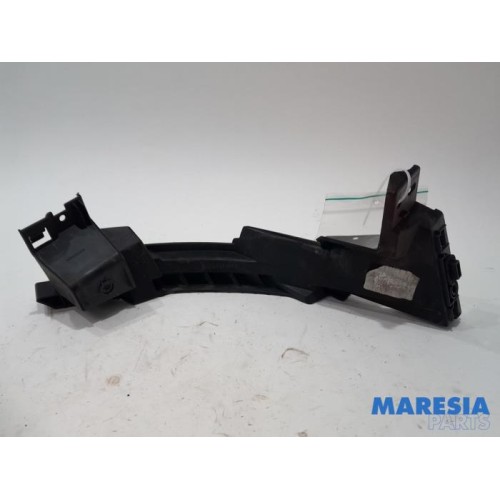 Alfa Romeo - Giulia - Rear bumper bracket, right