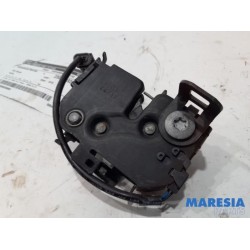 Alfa Romeo - Giulia - Bonnet lock mechanism