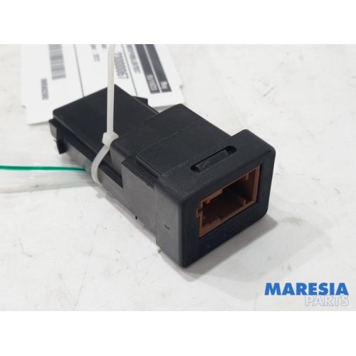 Peugeot - 508 - Card reader (lock)