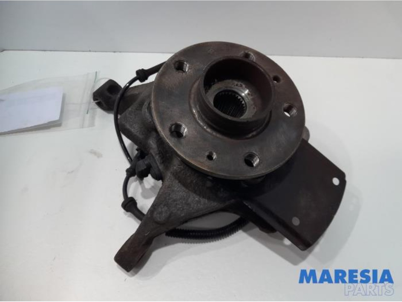 Renault - Trafic - Knuckle, front right