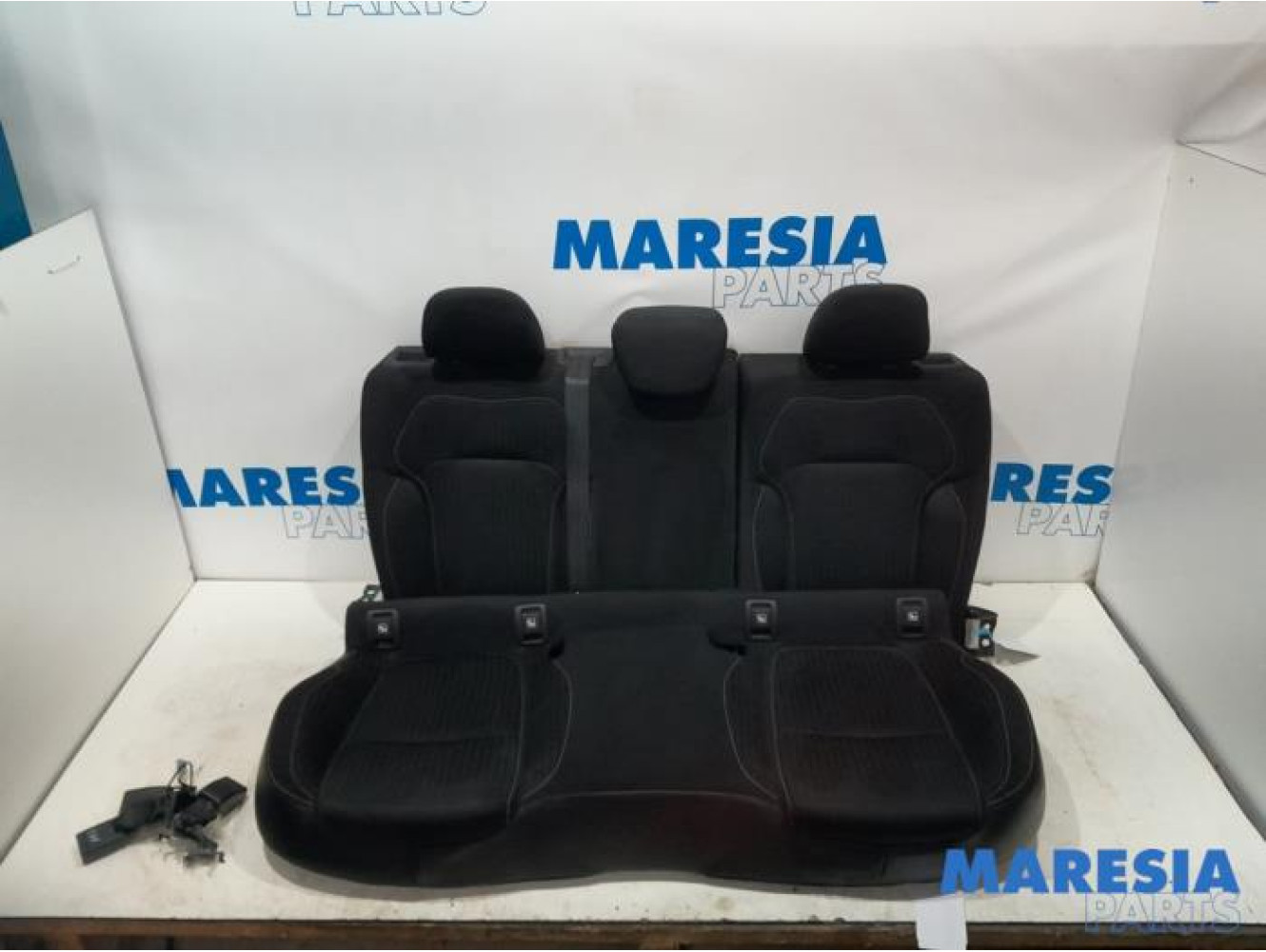 Renault - Megane - Rear bench seat