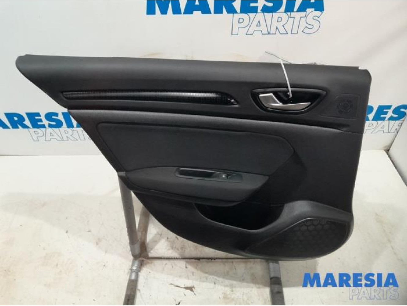 Renault - Megane - Türverkleidung 4-türig links hinten