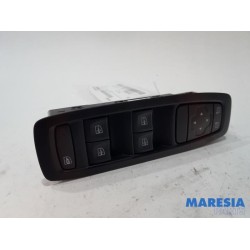 Renault - Megane - Multi-functional window switch