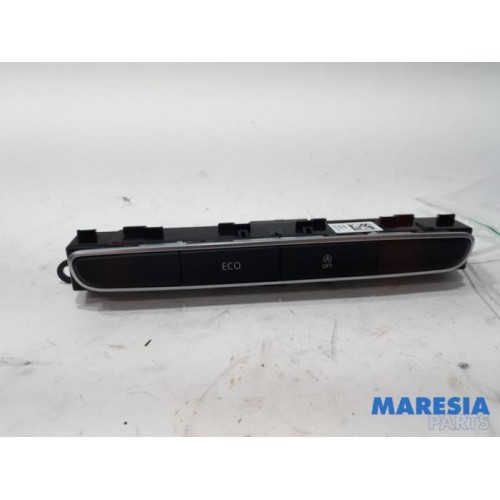 Renault - Megane - Switch