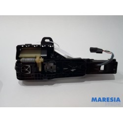 Renault - Megane - Front door handle 4-door, right