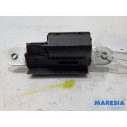 Fiat - 500 - Tailgate lock mechanism