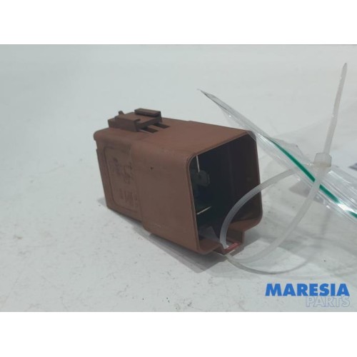 Peugeot - 207 - Relay
