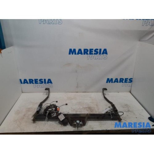 Renault - Trafic - Towbar