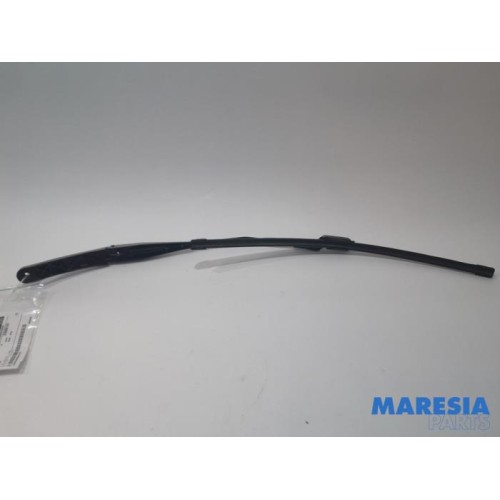 Alfa Romeo - Giulietta - Front wiper arm