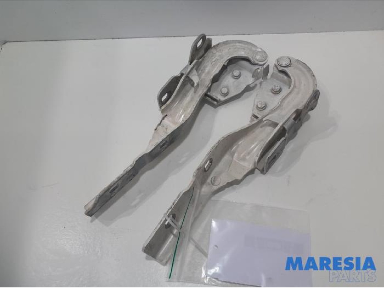 Alfa Romeo - Giulietta - Bonnet Hinge