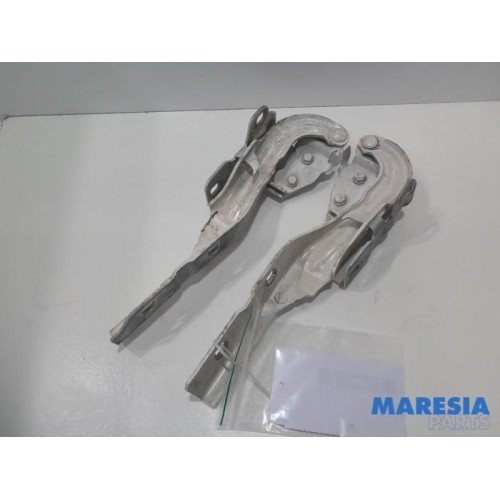 Alfa Romeo - Giulietta - Bonnet Hinge