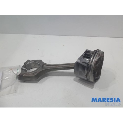Citroen - DS3 - Piston