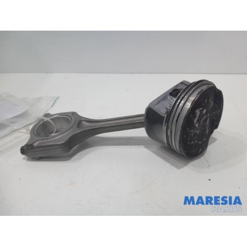 Citroen - DS3 - Piston