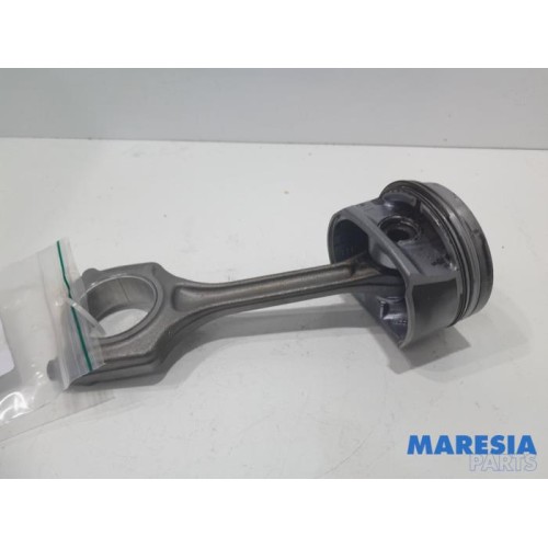 Citroen - DS3 - Piston
