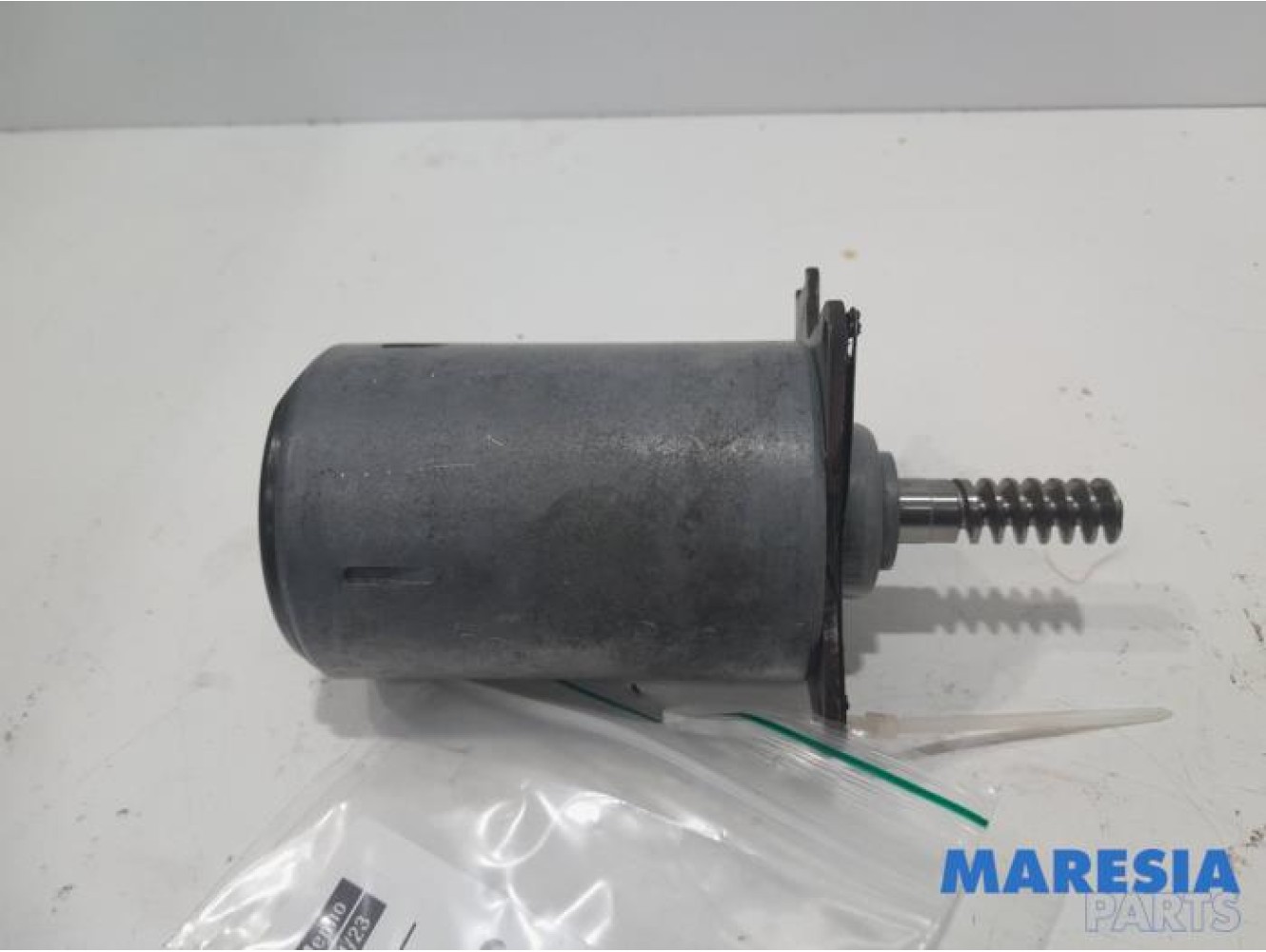 Citroen - DS3 - Camshaft adjuster