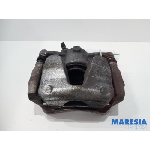 Renault - Megane - Front brake calliper, right