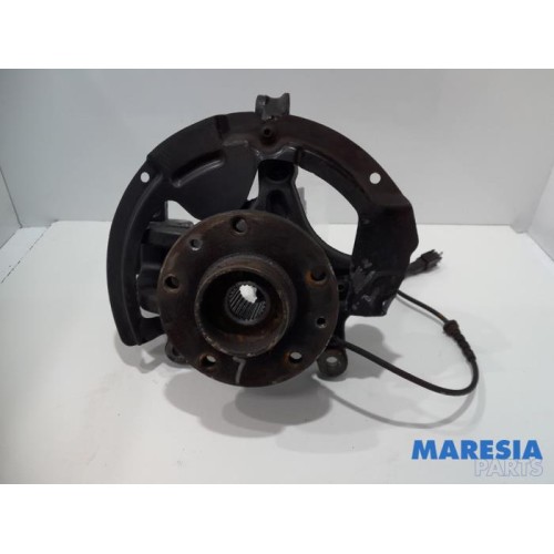 Renault - Megane - Fusee links-voor