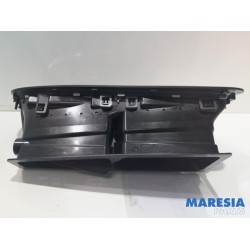 Peugeot - 5008 - Panic lighting switch