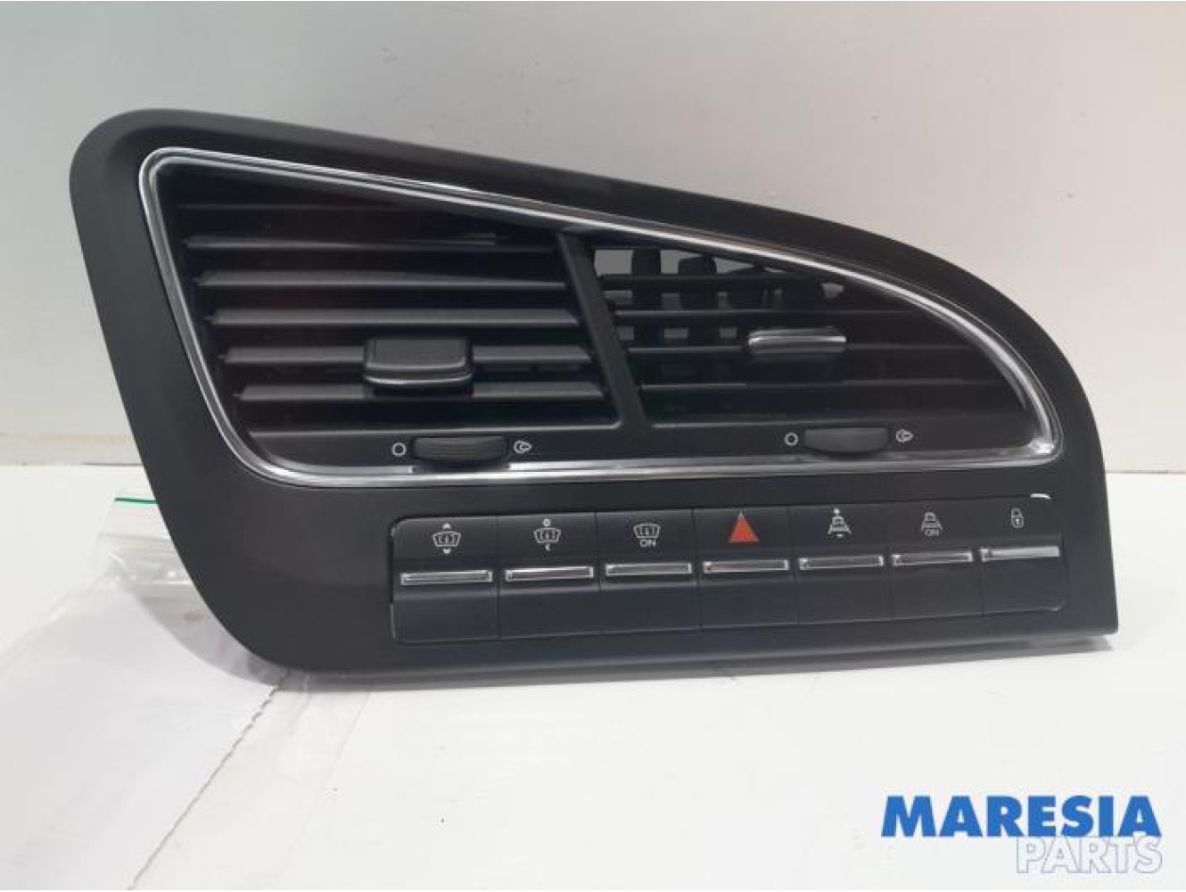 Peugeot - 5008 - Panic lighting switch