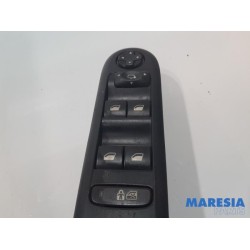 Peugeot - 5008 - Multi-functional window switch