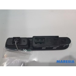 Peugeot - 5008 - Multi-functional window switch