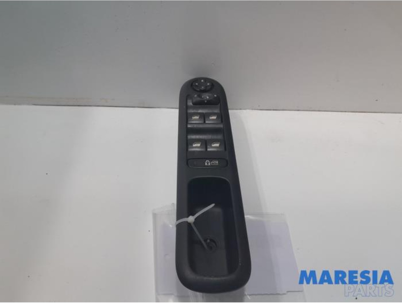 Peugeot - 5008 - Multi-functional window switch