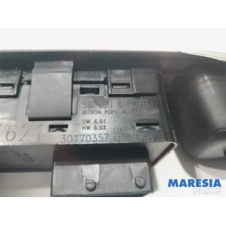 Peugeot - 5008 - Multi-functional window switch