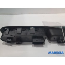 Peugeot - 5008 - Multi-functional window switch