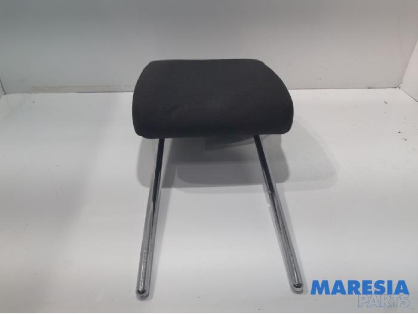 Peugeot - 5008 - Headrest