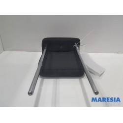 Peugeot - 5008 - Headrest