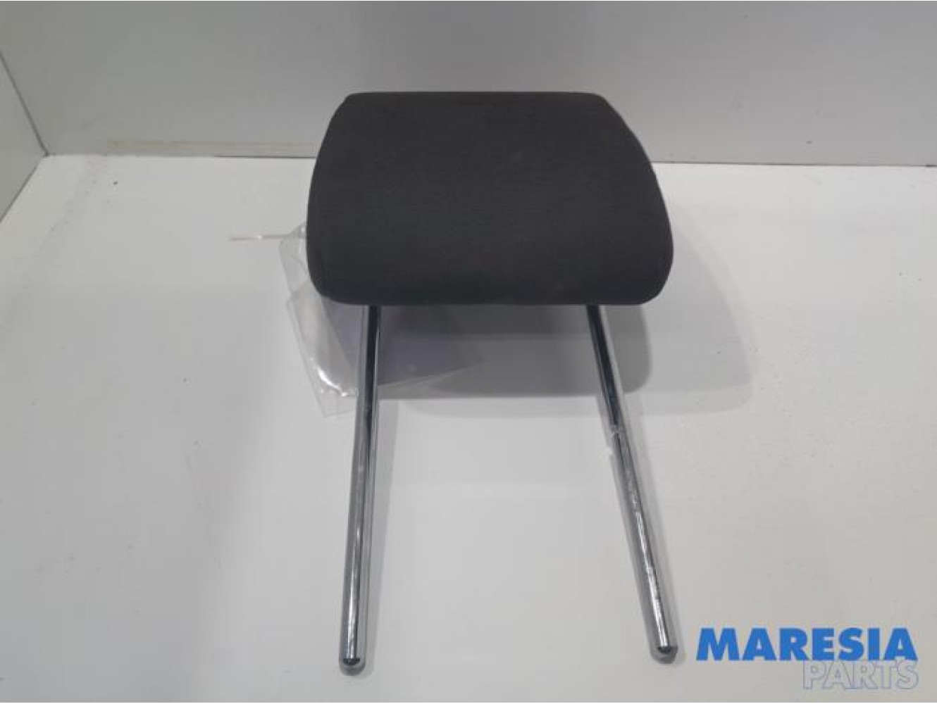 Peugeot - 5008 - Headrest