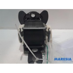Peugeot - 5008 - Rear seatbelt, centre
