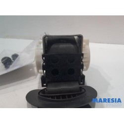 Peugeot - 5008 - Rear seatbelt, centre