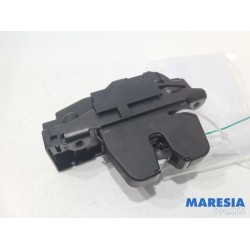 Peugeot - 308 - Tailgate lock mechanism