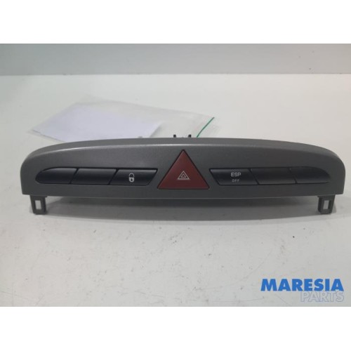 Peugeot - 308 - Panic lighting switch